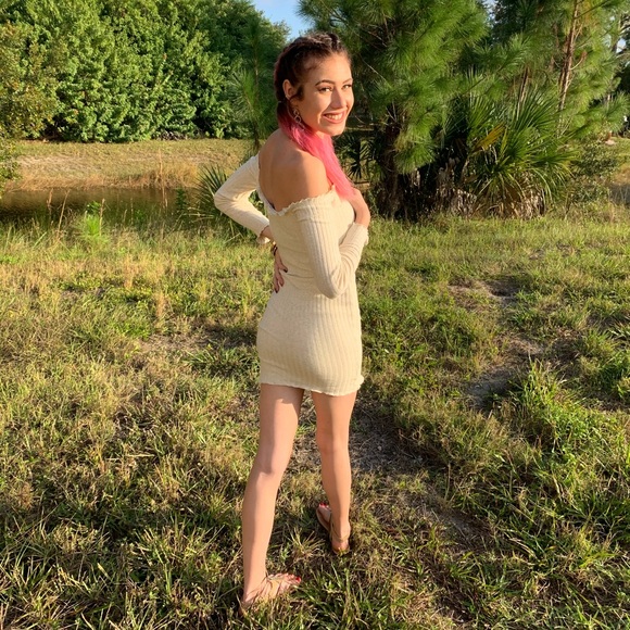 cream/white off the shoulder dress - Picture 3 of 3